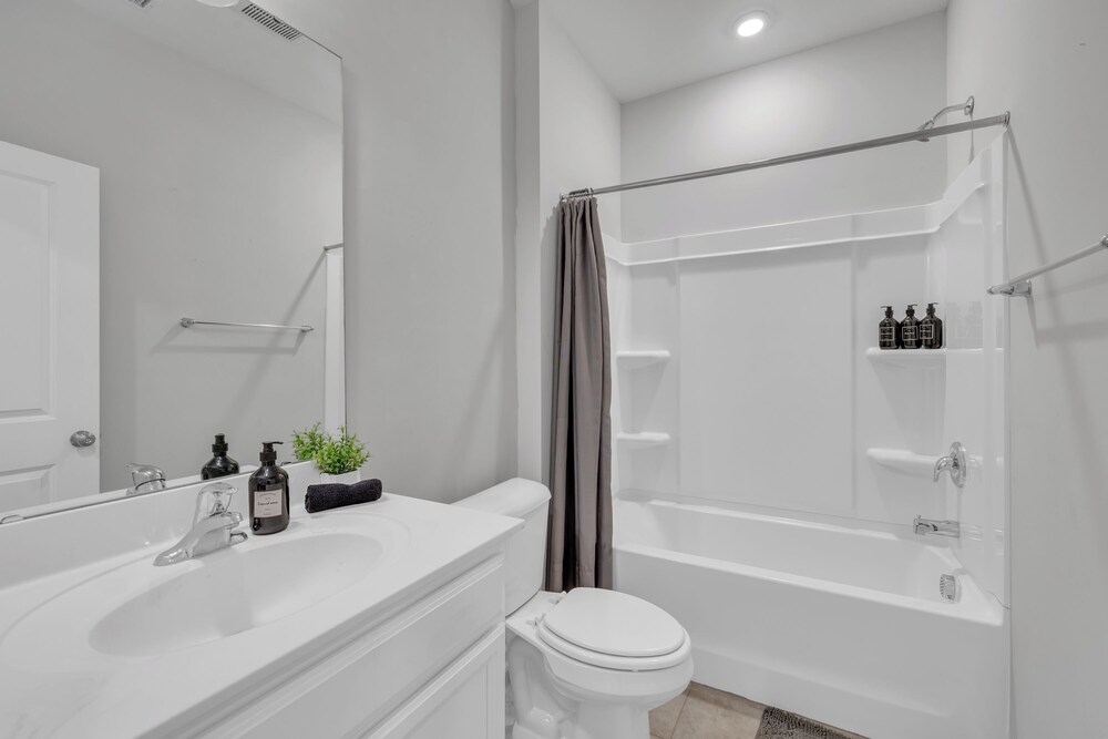 King 4BR Townhouse to Downtown Durham
