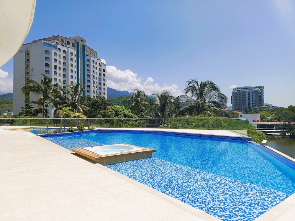 Apartasuites Sierra Beach - Vista al Mar