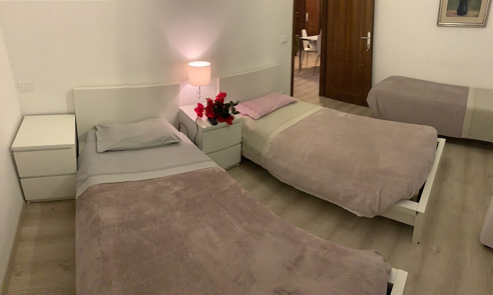 Harry's Guest House