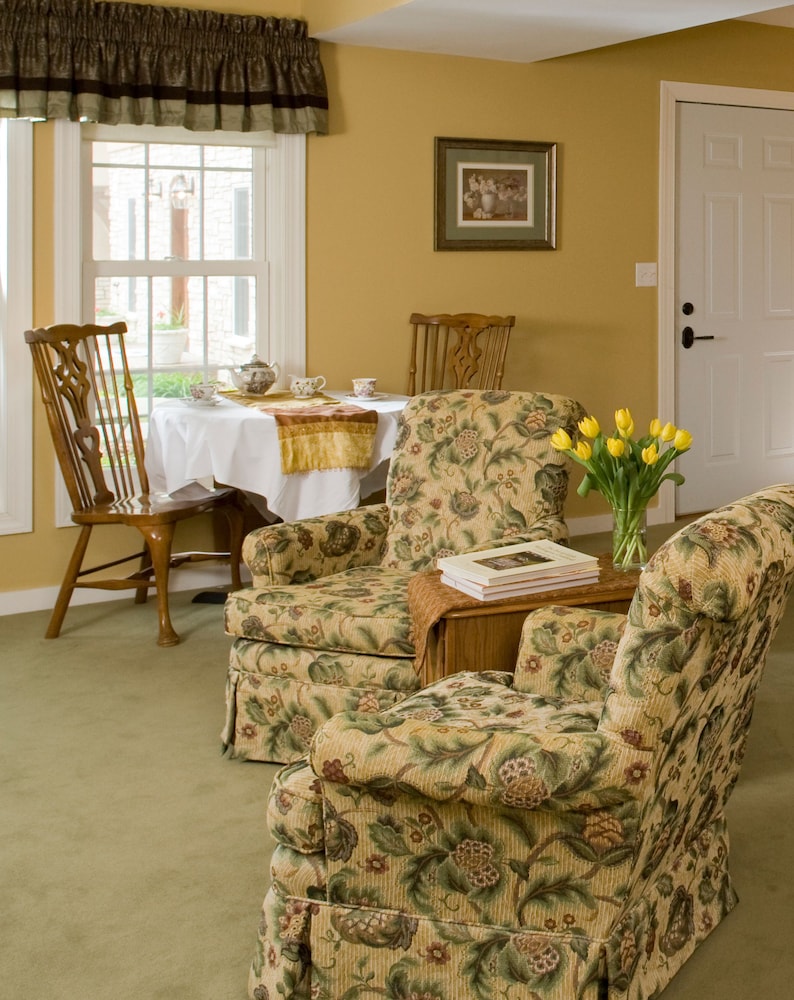 Goldmoor Inn