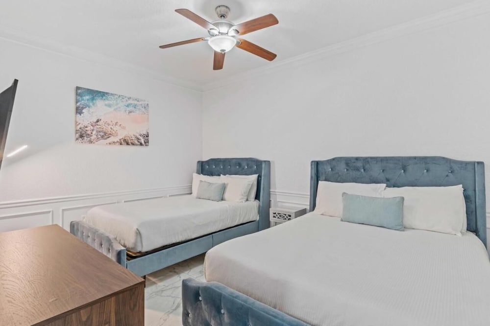 Vista Cay Swanky