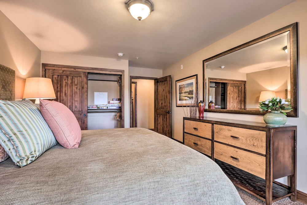Central Mccall Getaway: Walk to Payette Lake! view 5