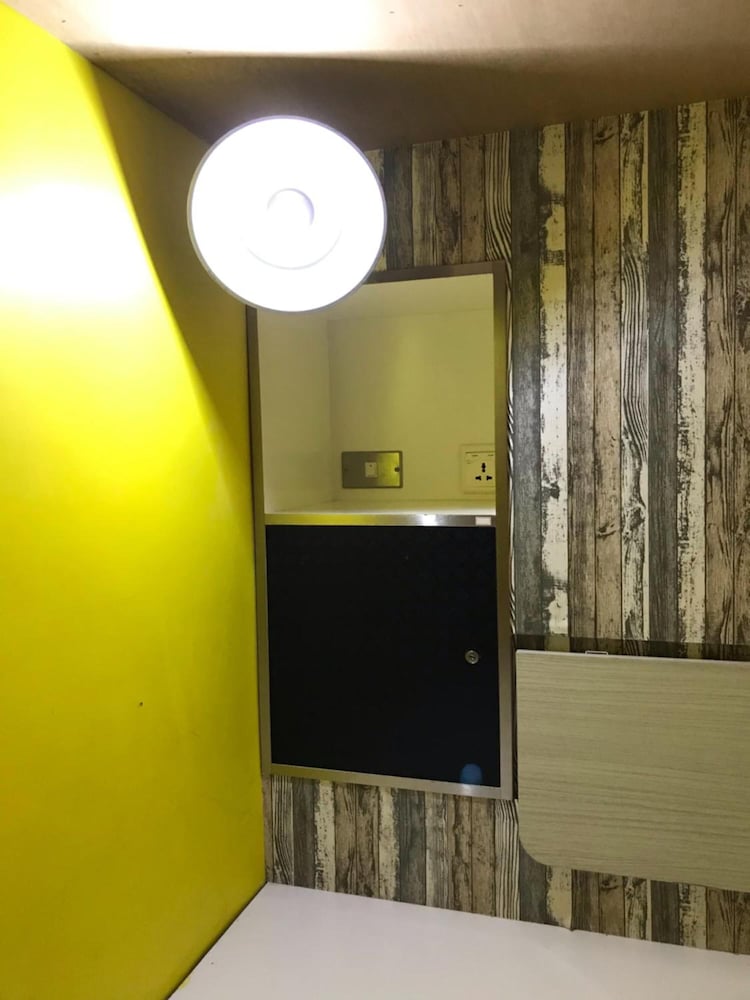 Hive Backpackers