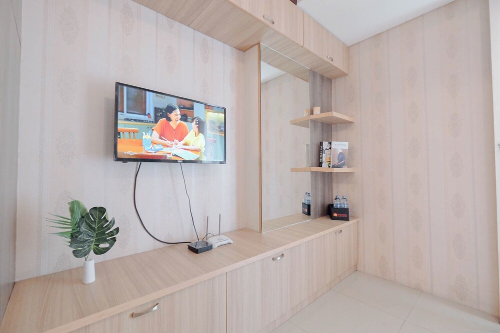 Studio Apartment Near Kalibata Station At Woodland Park Residence