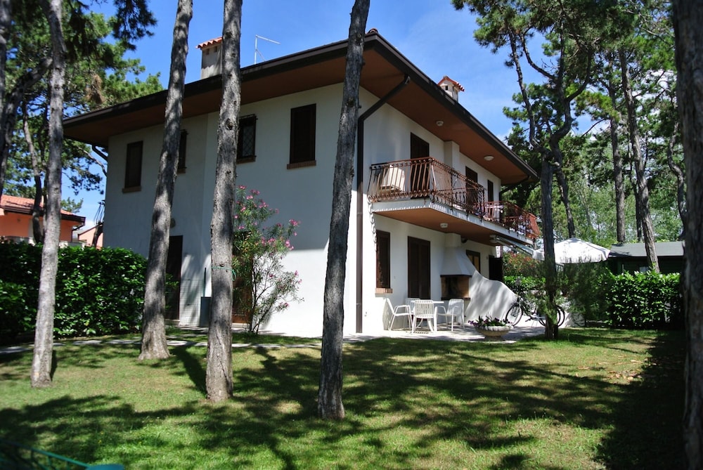 Pinea 33 in Bibione With 2 Bedrooms and 1 Bathrooms