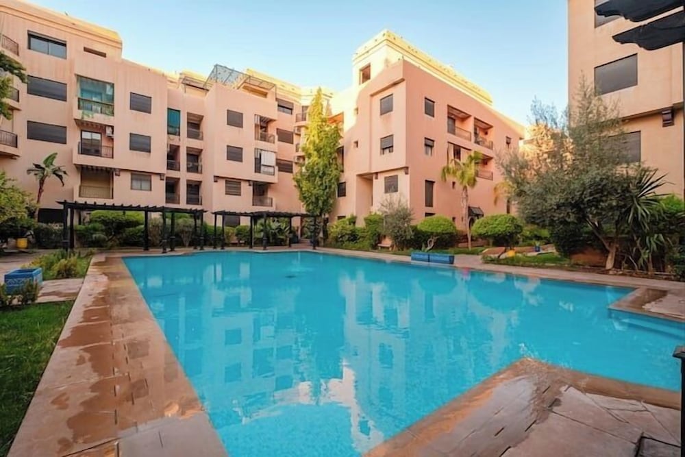 Luxe Appt 2 CH Piscine & Parking