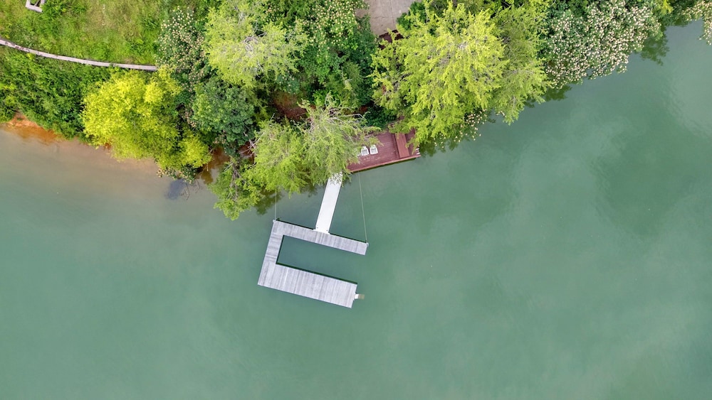 Cozy 3BR Lake Access w Sauna
