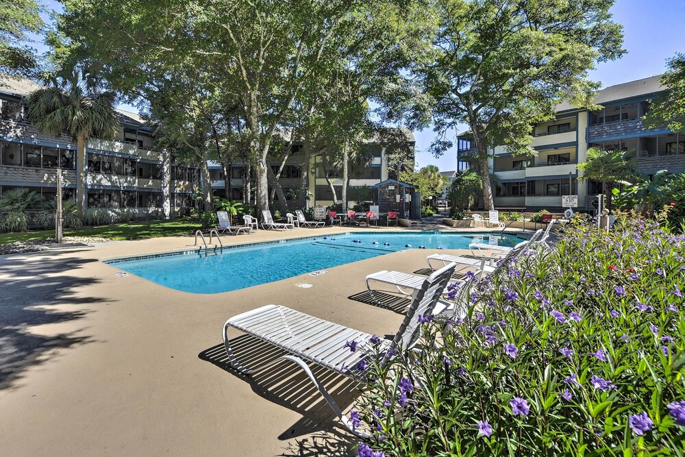 Steps to Shore + Pool Access: Myrtle Beach Condo