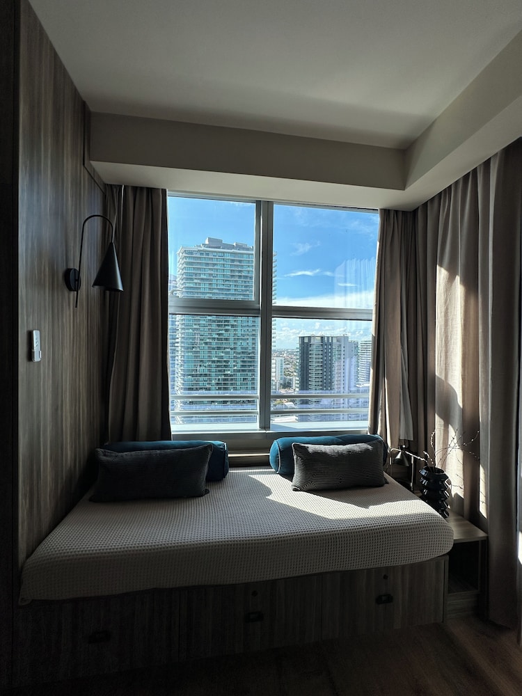 AKA Brickell Studio Free Parking by Palermo Home