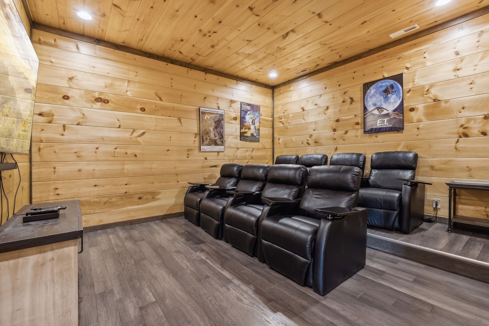 Eden Of The Smokies 5 Bedroom Cabin