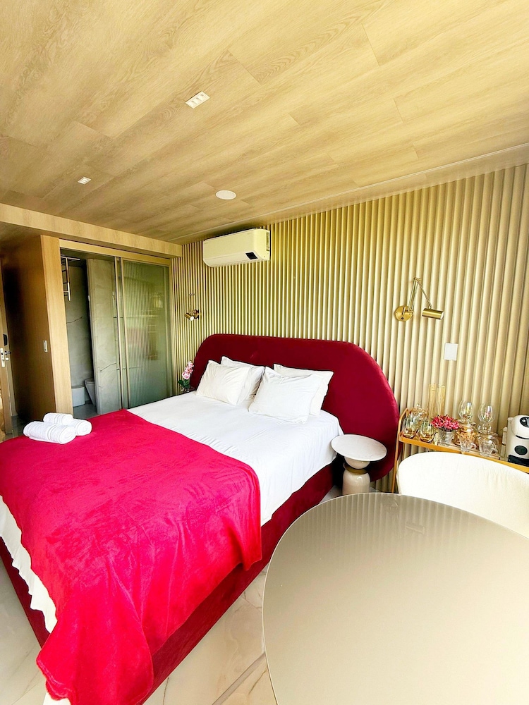 Setai Yacht Premium