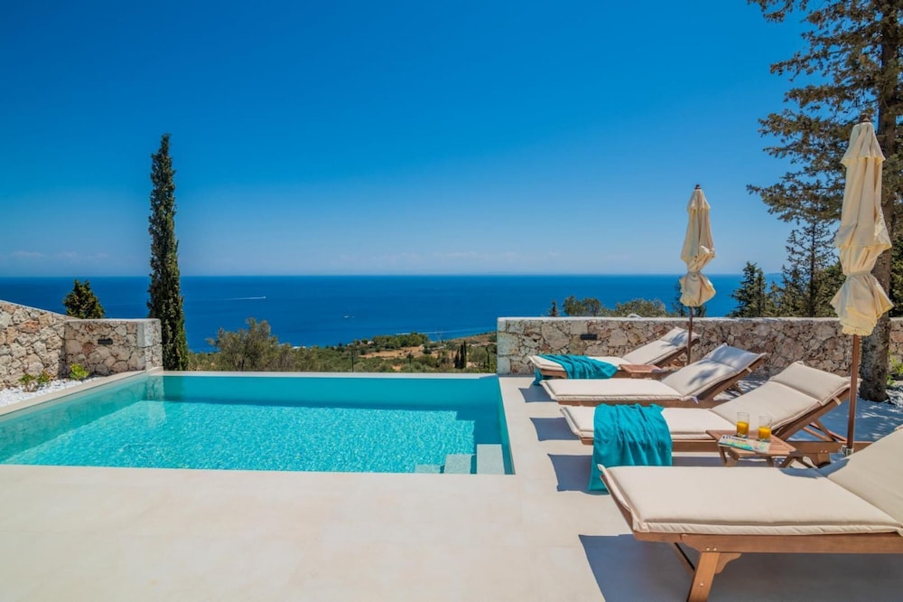 Thelxi s Suites - Brand New Seaview Suites - Thelxi s Suite II - Brand New Seaview Suite view 2