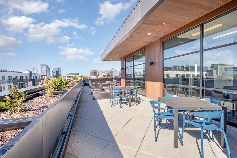 Treble Maker -rooftop Lounge - Pool - In Music Row