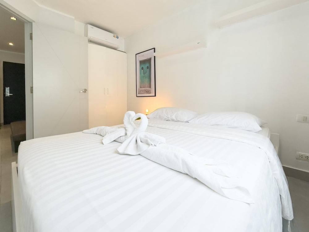 Garden View Apt- 1BR T1-103