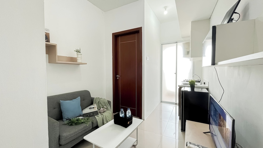 Minimalist Look 1Br At Apartment Vittoria Residence