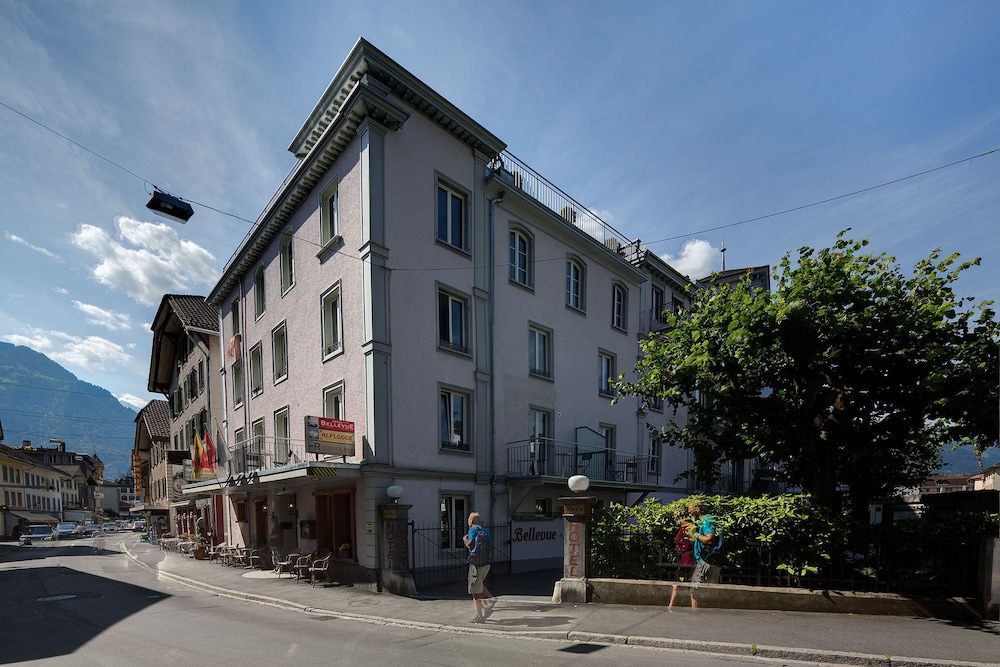 Hotel Alplodge Interlaken - Hostel - Image 1