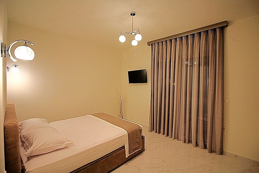 Sky Rays Luxury Apartments photo 3