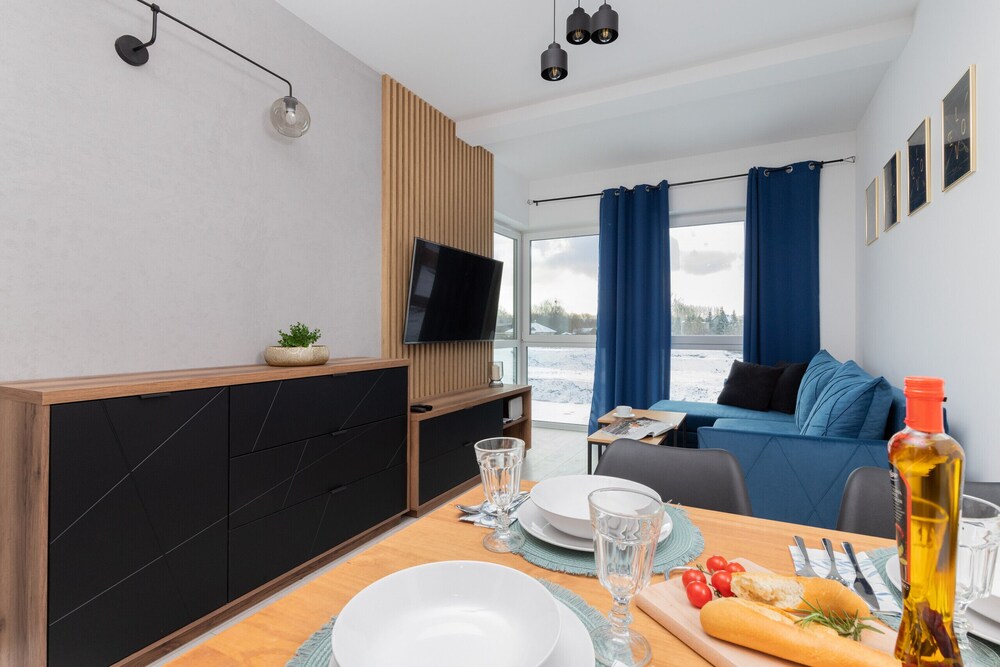 Ostoya Pucka Apartment by Renters