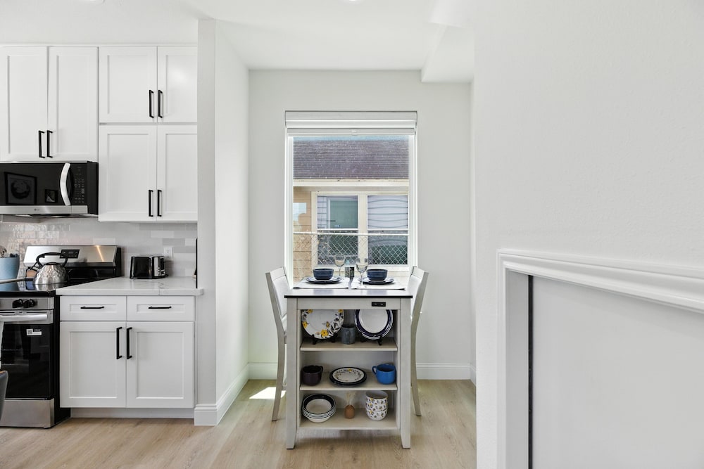 Houston Cozy Retreat 3br 3ba Downtown Views 3 Bedroom Duplex