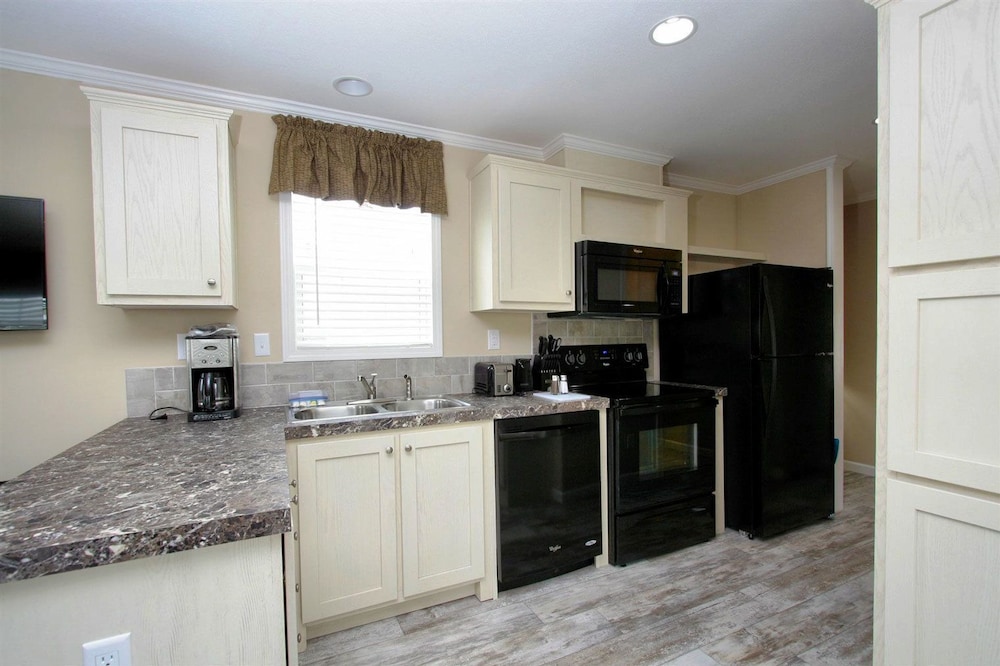 Majestic Oaks RV Resort