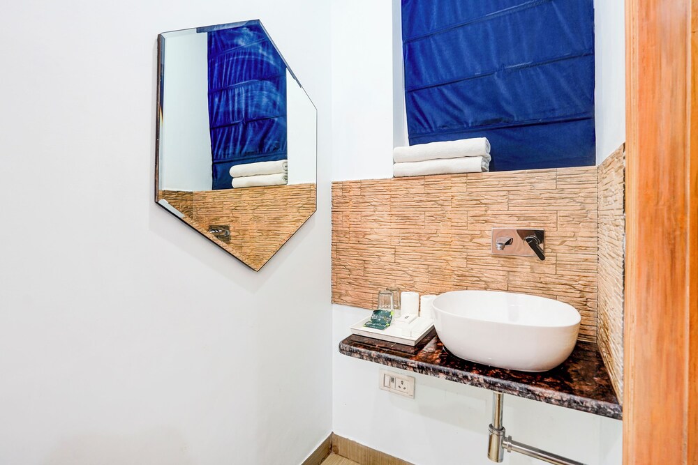 Staybook Hotel Jai Balaji New Delhi Railway Station