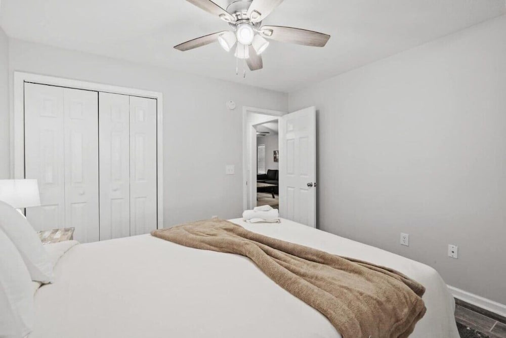 Maison Place I 2 Bedroom Condo