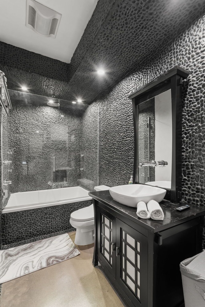 Stylish Westwood Condo