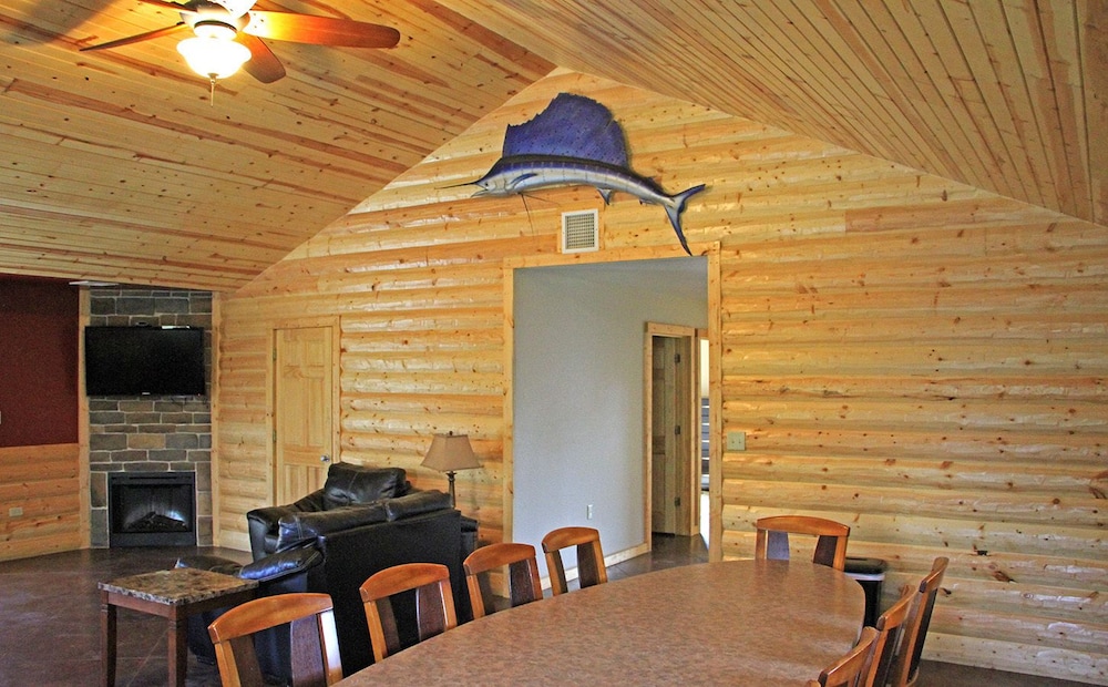 Acorns Resort