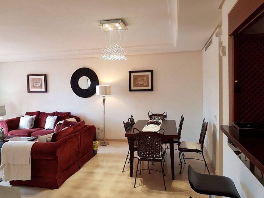 5 Exquisite Penthouse Apartment With Outdoor Jacuzzi, Free Wifi And Full Aircon photo 3