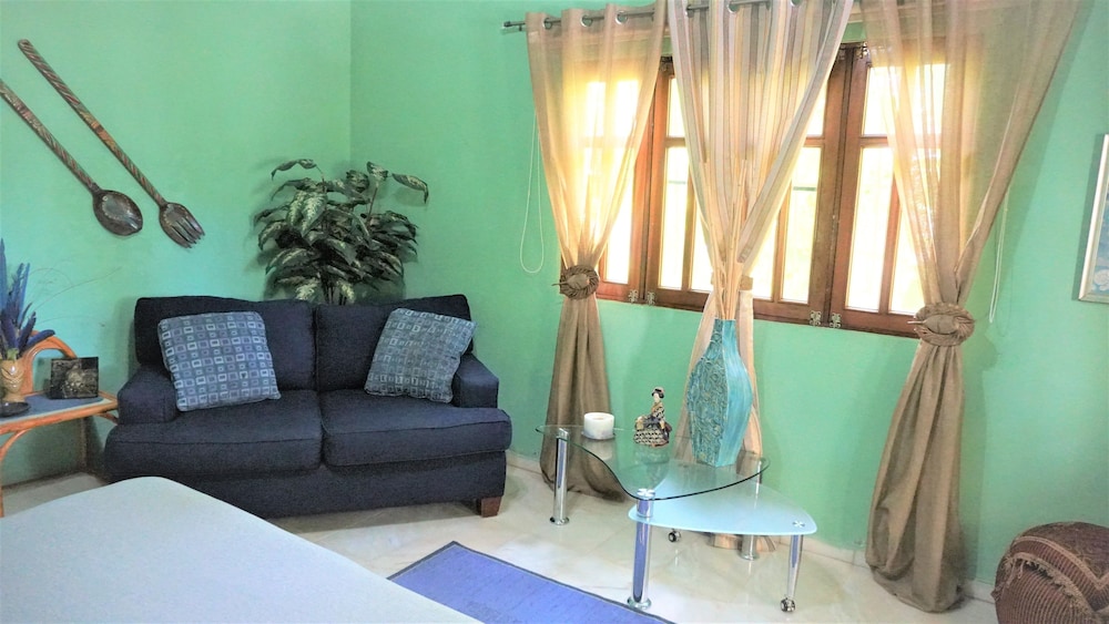 2 Bedroom 'Bird Watching Vacation' Villa