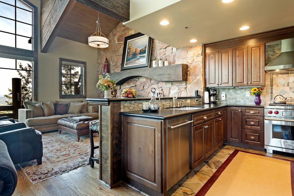 Stag Lodge at Deer Valley Resort - Three Bedroom Residence with Spa #13 3 Condo