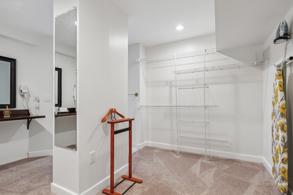 Columbia Vacations - The Columbia Inn at Peralynna Manor - Property Image 66