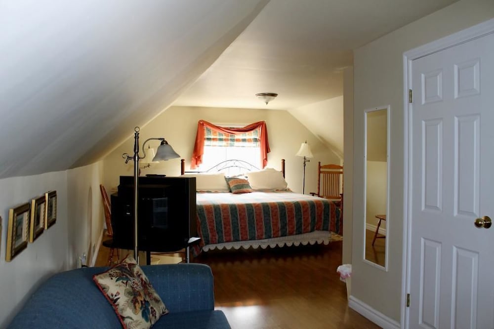 Mackenzie House B&B by Elevate Rooms