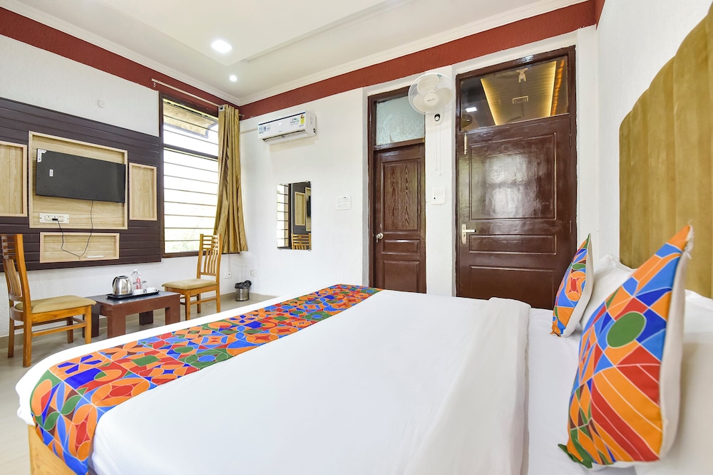 Fabhotel Aayat Home Stay