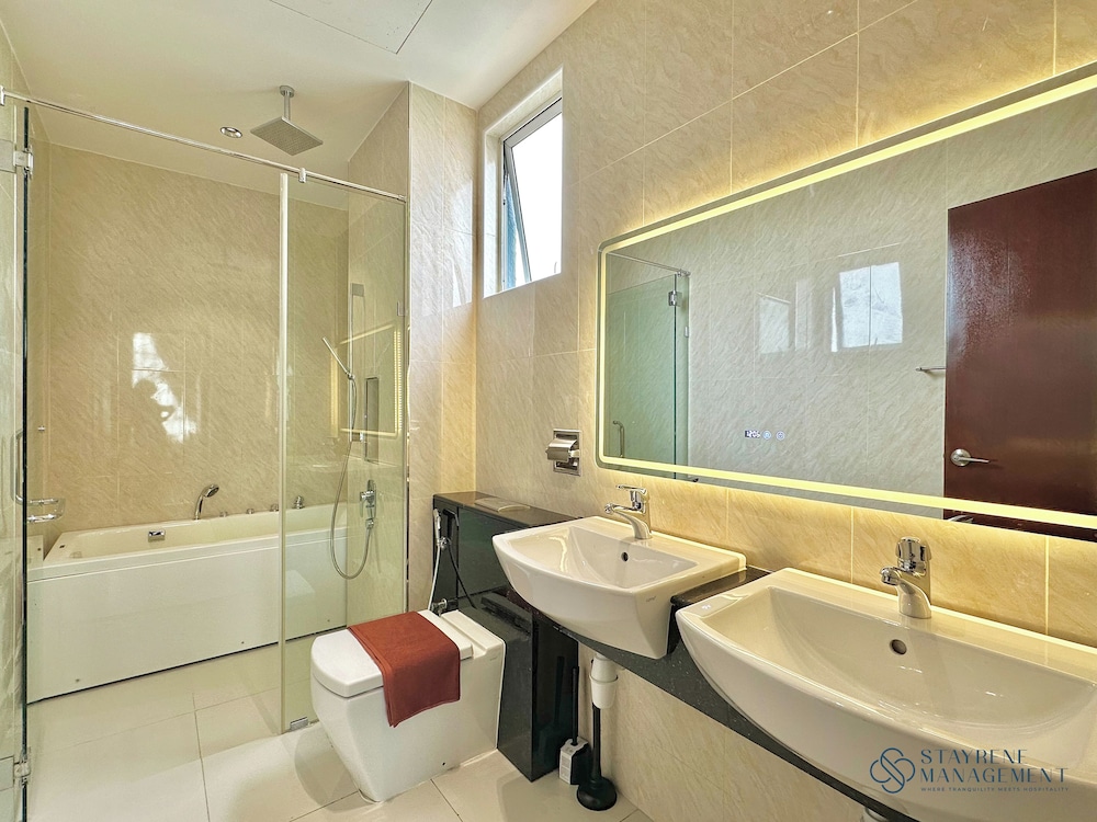 Paragon Suites CIQ By Stayrene