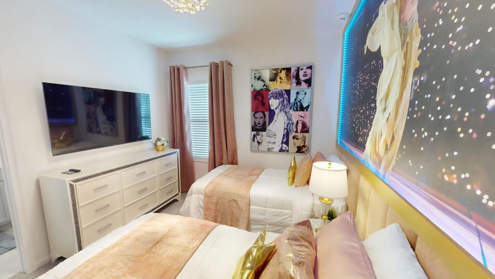 8 Bedroom Themed Rooms Huge Games Room Pool Spa