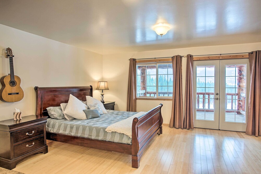 Kettle Falls Home w/ River Valley Mtn Views! view 2
