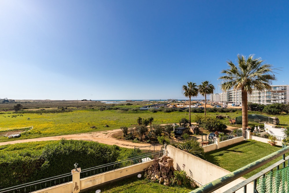 Beach Front View Armacao de Pera Flat