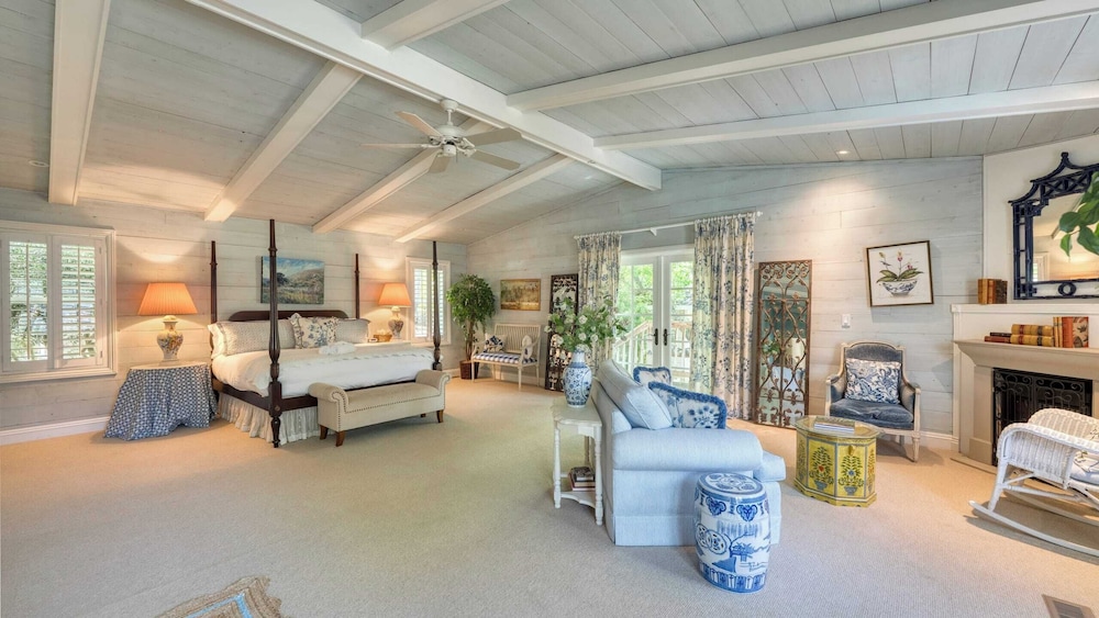 Glen Ellen Escape 5BR Retreat w/ Pool, Hot Tub, Hammocks & Vineyard Views