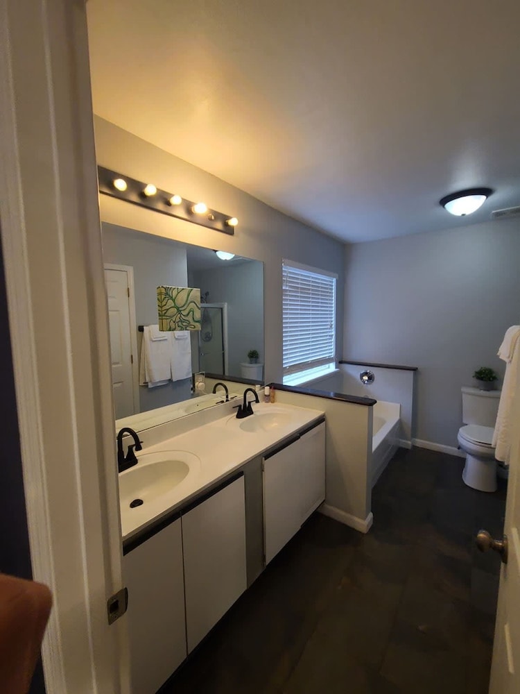 Remodeled and Inviting Free EV Charging Station Level 2