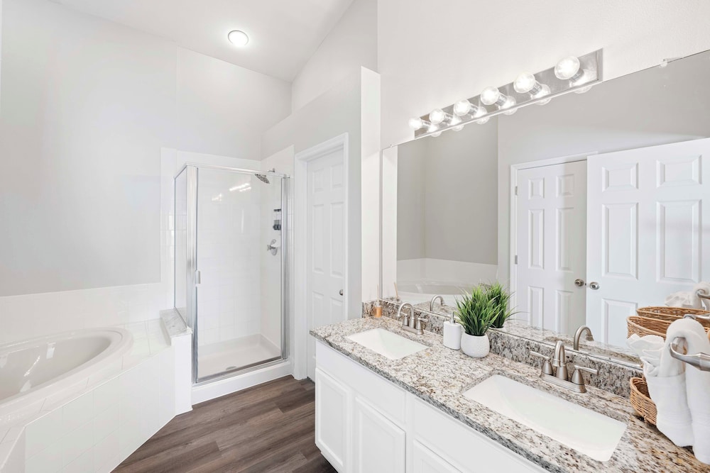 Saltwater Pool & Spa at Home in Bradenton