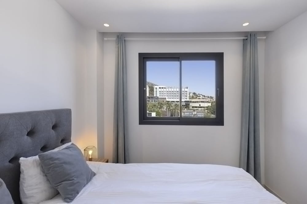 Stylish Apartment With Large Terrace in Higueron