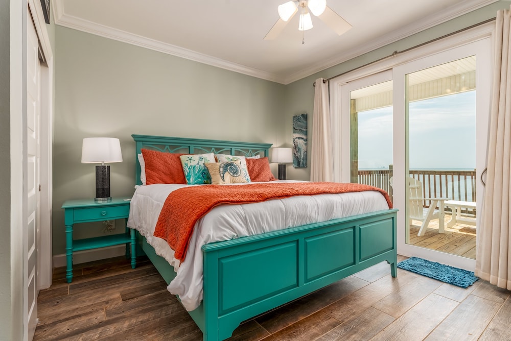 Grace Wins - 2335 Bienville 4 Bedroom Home by RedAwning view 3