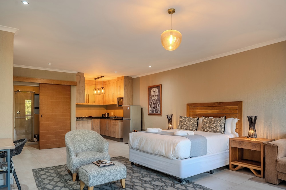 Bushbaby Valley Lodge