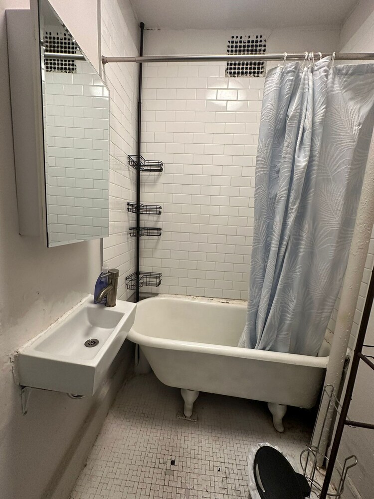 Cozy 2BR in NYC Lenox Hill