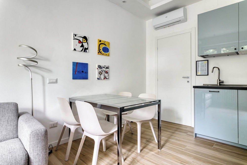 Stylish 2-Bedroom flat near CityLife