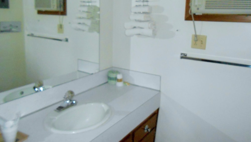 Budget Inn Long Praire view 3