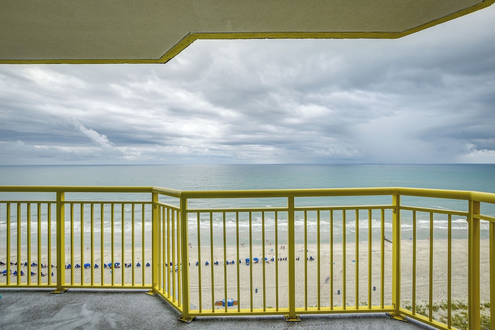 2 Mi to Barefoot Landing: Condo w/ Beach Access! view 5