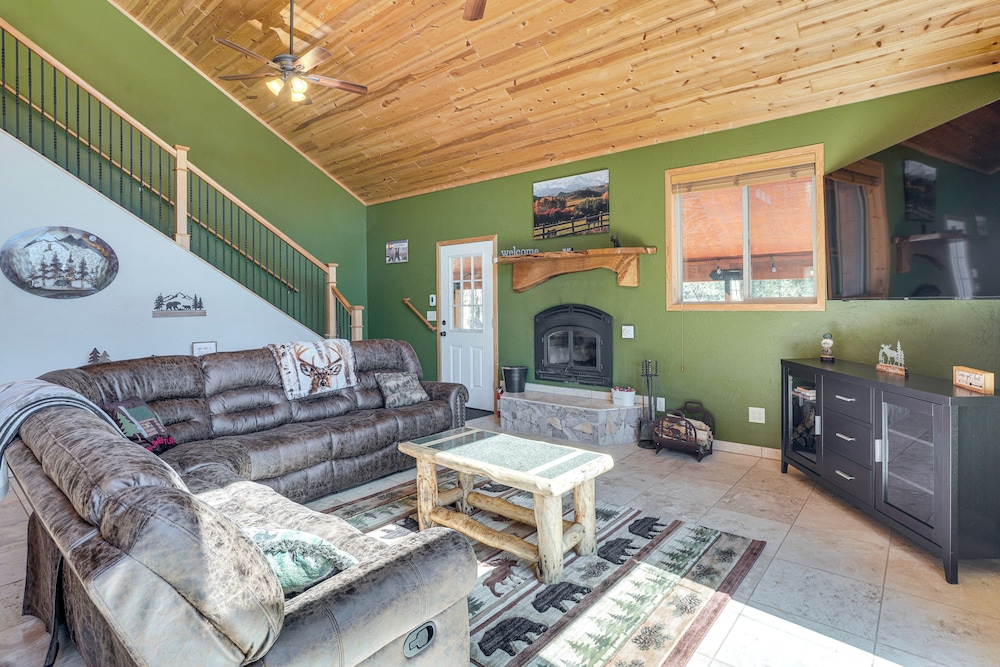 8 Mi to Staunton State Park: Mtn-view Hideaway!