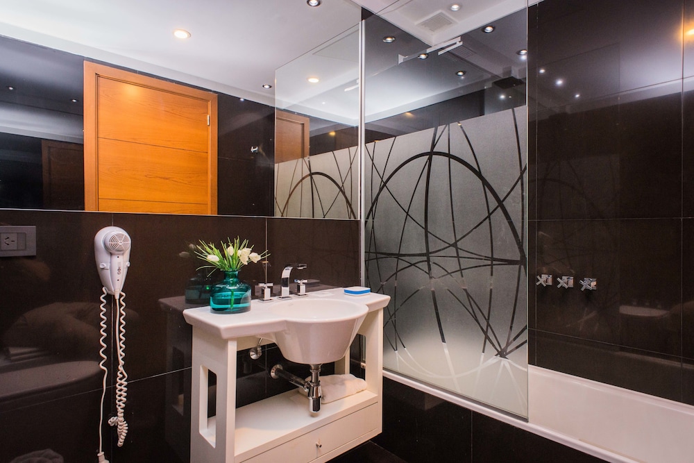 Soho Luxury Suites